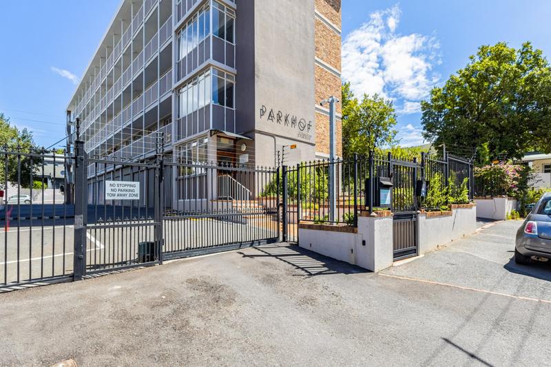 1 Bedroom Property for Sale in Gardens Western Cape